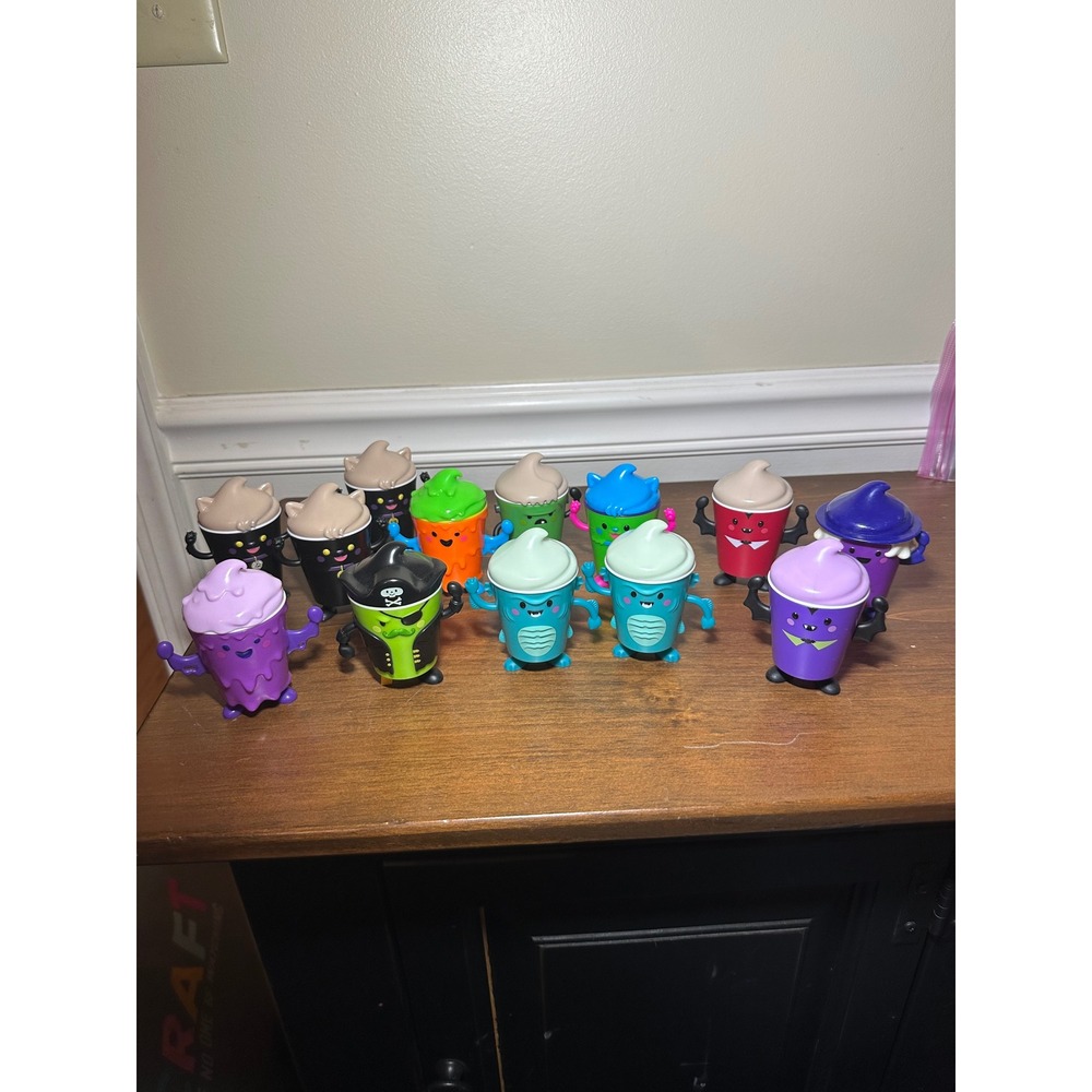 Lot of Wendy's Frights 13 item lot